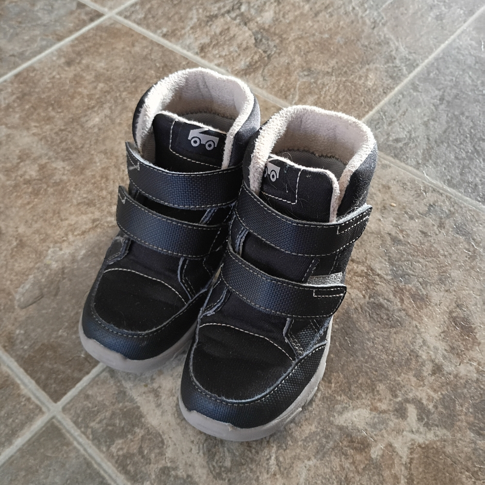 **sold. Kids Black High-Top Shoes